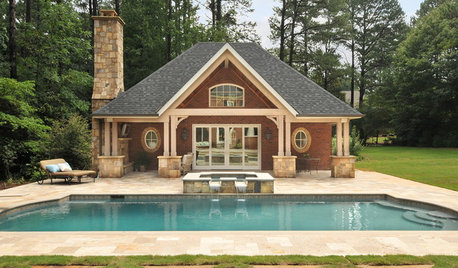 A Georgia Pool House Swims in Luxurious Features