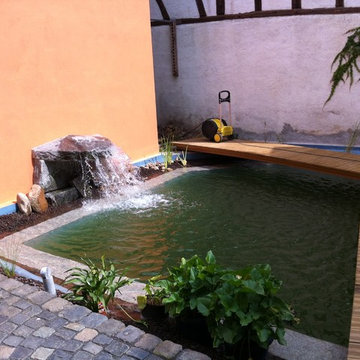 Pool im Hinterhof