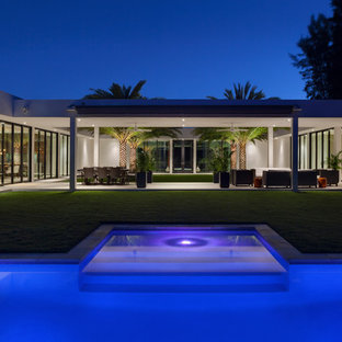 Modelo de piscina vintage, extra grande, rectangular, en patio trasero