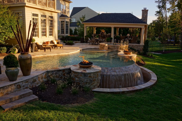 Contemporáneo Piscina by Town & Country Pools, Inc.