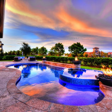 Rustic Swimming Pool with Outdoor living