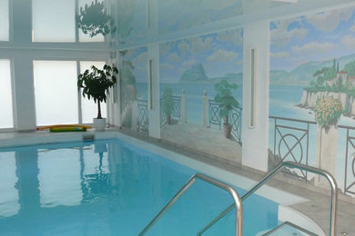 Mittelgroßer Mediterraner Indoor-Pool in individueller Form in Frankfurt am Main