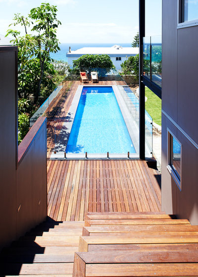 Contemporary Pool by Mackenzie Pronk Architects