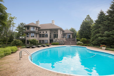 Inspiration for a timeless pool remodel in Grand Rapids