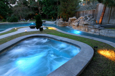 Example of a transitional pool design in Dallas