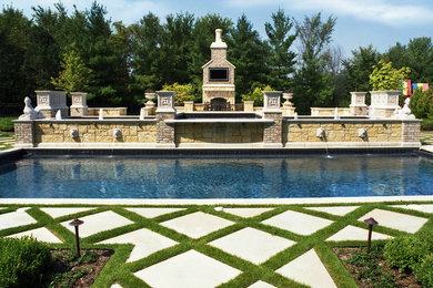 Пример оригинального дизайна: огромный бассейн в классическом стиле