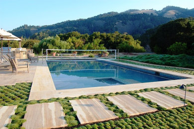Elegant pool photo in Orange County