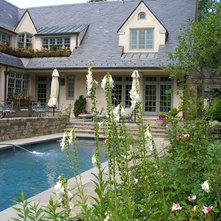 Traditional Swimming Pool & Hot Tub by Wheat's Landscape