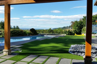 Synthetic grass easy to maintain around pools