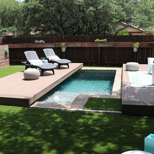 Idee per una piccola piscina minimalista rettangolare dietro casa con pedane