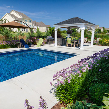 Traditional Pool and Landscape - Cedarburg