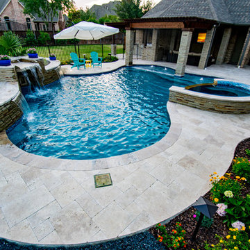 Transitional Curved Pool with Amazing Water Features