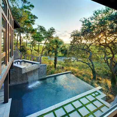 Trendy infinity pool photo in Charleston