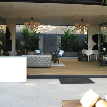 Ultra modern pool & water feature in Hollywood Hills, California