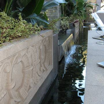 Ultra modern pool & water feature in Hollywood Hills, California