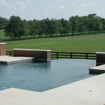 Vanishing edge pool with unique architecture