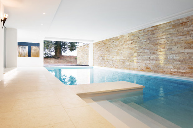 Modern Pools by FÖRSTL NATURSTEIN