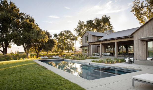 Farmhouse Pool by TOTAL CONCEPTS