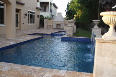 Inspiration for a mediterranean swimming pool in Orlando.