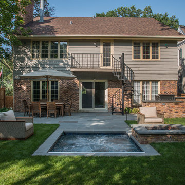 Winnetka, IL Hot Tub with Automatic Cover and Fire Pit