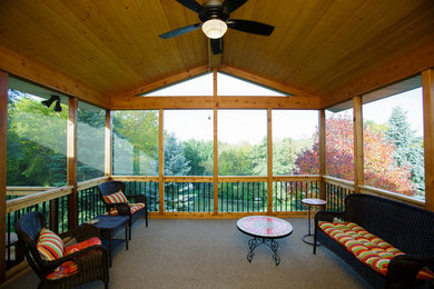 This is an example of a traditional veranda in Minneapolis.