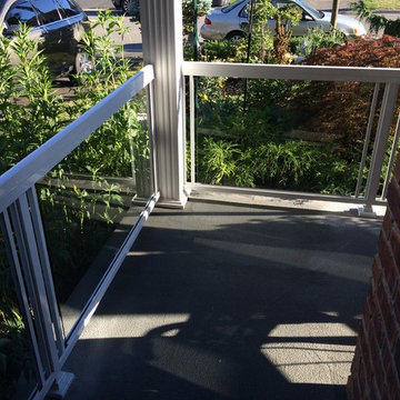 Aluminum and Glass Porch Railings - 116