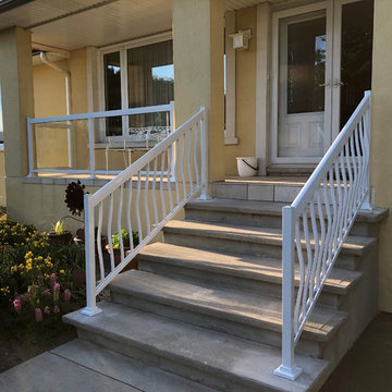 Aluminum Glass and Spindle Porch Railing - 101