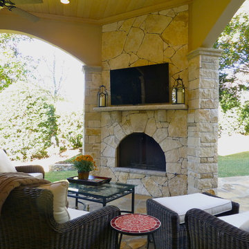 Angles are the best element for this Outdoor Great room