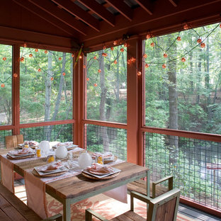 Idee per un portico rustico con un portico chiuso