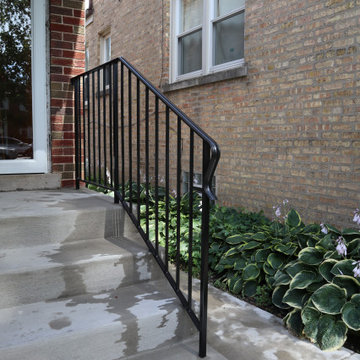 Contemporary Vertical Picket Railing in Elmwood Park, IL