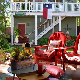 This is an example of a traditional porch design in Dallas.