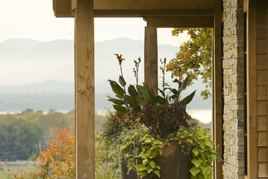 Exemple d'un porche d'entrée de maison montagne.
