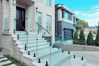 This is an example of a modern porch design in Toronto.