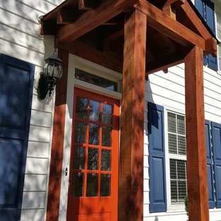 Ispirazione per un piccolo portico american style davanti casa con pavimentazioni in mattoni