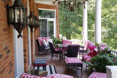 Inspiration for a timeless back porch remodel in St Louis
