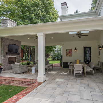 Glenview Manor Outdoor Living Area