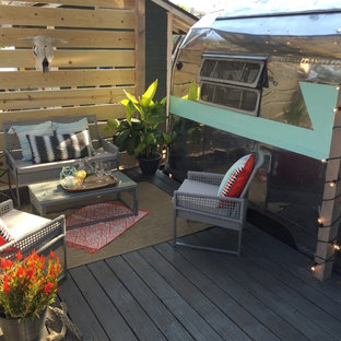 Esempio di un piccolo portico industriale davanti casa con una pergola