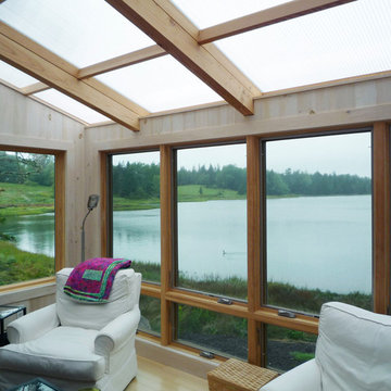 HL1: no longer dark and gloomy..relaxed, soft light from polycarbonate roof.