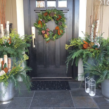 Holiday planters and decor