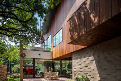 Inspiration for a contemporary porch remodel in Houston