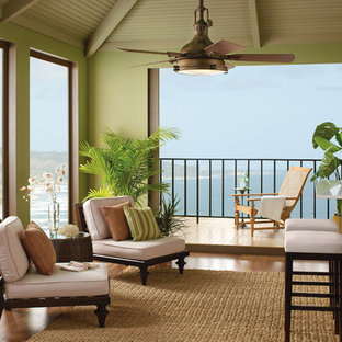 Island style porch photo in New York