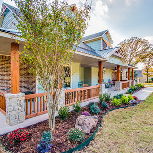 Cottage porch idea in Oklahoma City