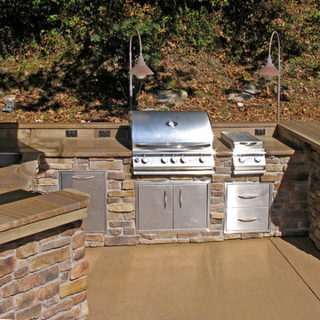 Outdoor Kitchen & Fireplace