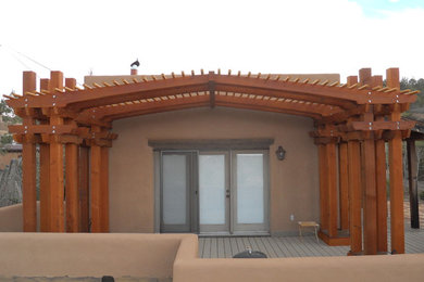Inspiration for a mediterranean porch remodel in Albuquerque