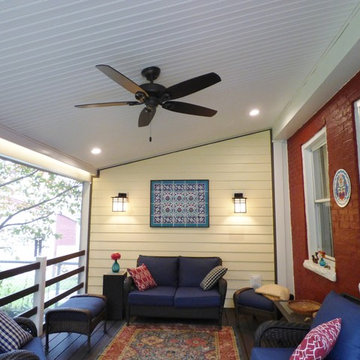 Screened-In Porch: South Side