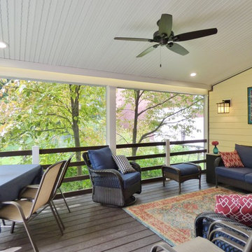 Screened-In Porch: South Side