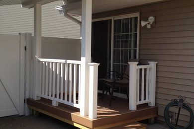 Inspiration for a timeless porch remodel in Omaha