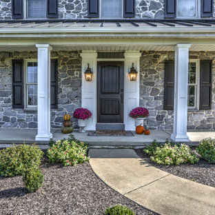 Idee per un portico davanti casa con un tetto a sbalzo
