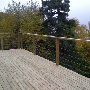 This is an example of a modern porch design in Portland.