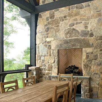 Outdoor dining + fireplace